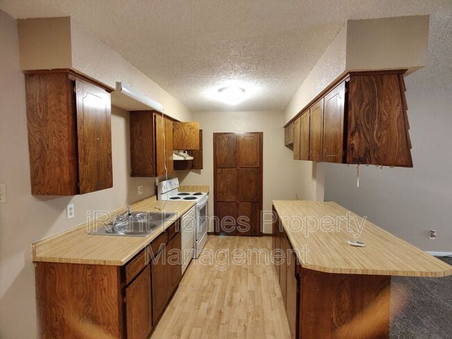 Building Photo - 3812 Wild Rye Trail