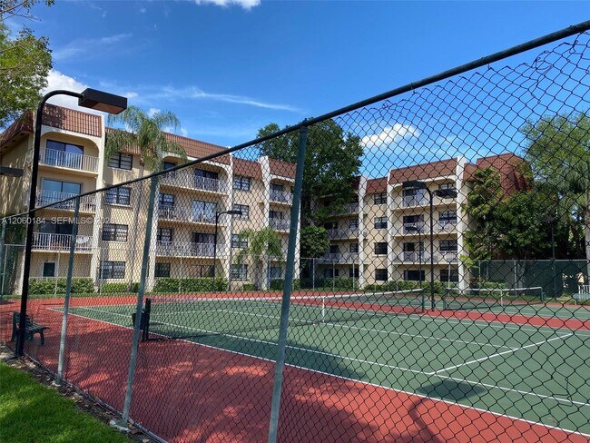 Building Photo - 9301 SW 92nd Ave