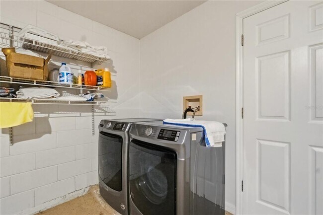 Building Photo - 334 Brayton Ln