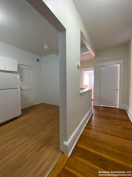 Building Photo - 1592 Beacon St