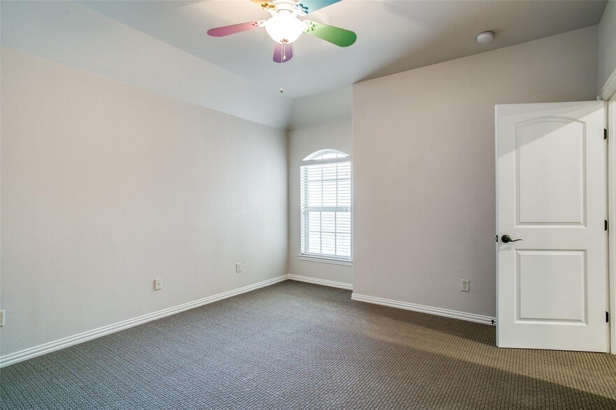 Building Photo - 1805 Castle Ct