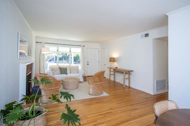 Building Photo - Perfect Family Home in Flats of Kentfield ...