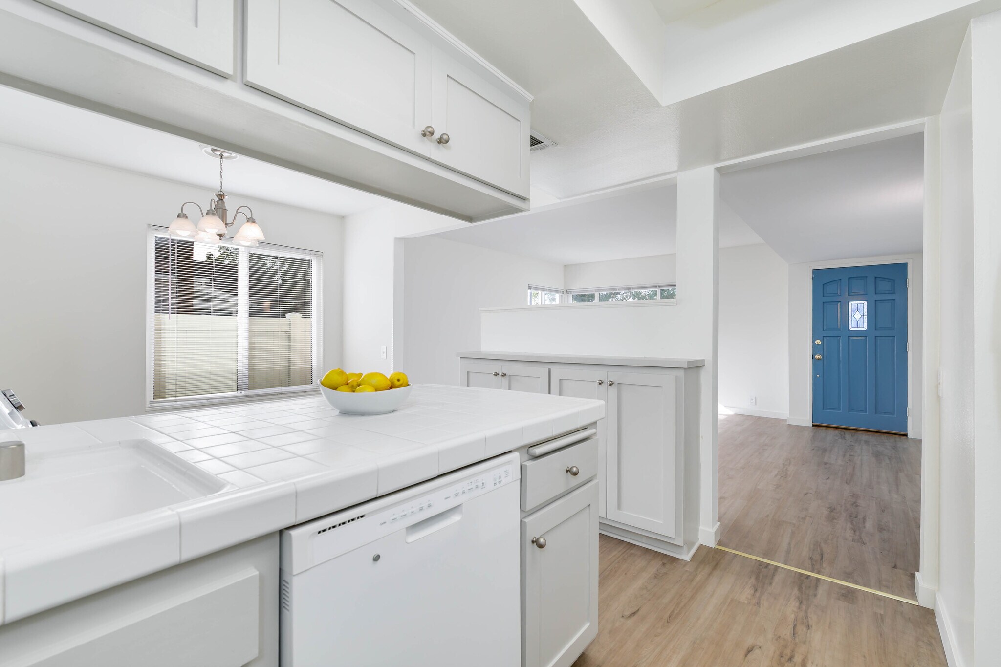 Building Photo - 1138 N Valley St