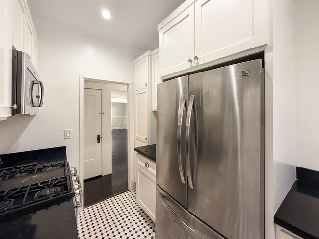 Building Photo - Bankers Hill Gem – 2BR/1BA Minutes from Ba...