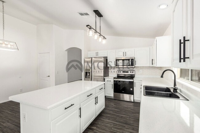 Building Photo - 3284 W Five Mile Peak Dr