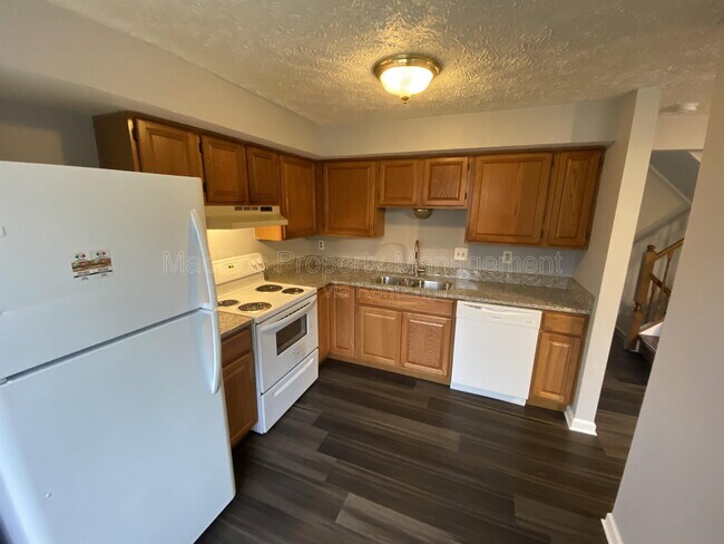 Building Photo - 300 Cross Ridge Ct