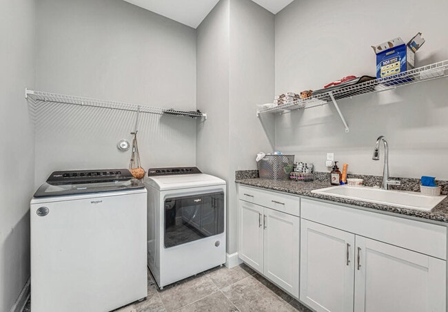 Building Photo - 5482 Macoon Wy