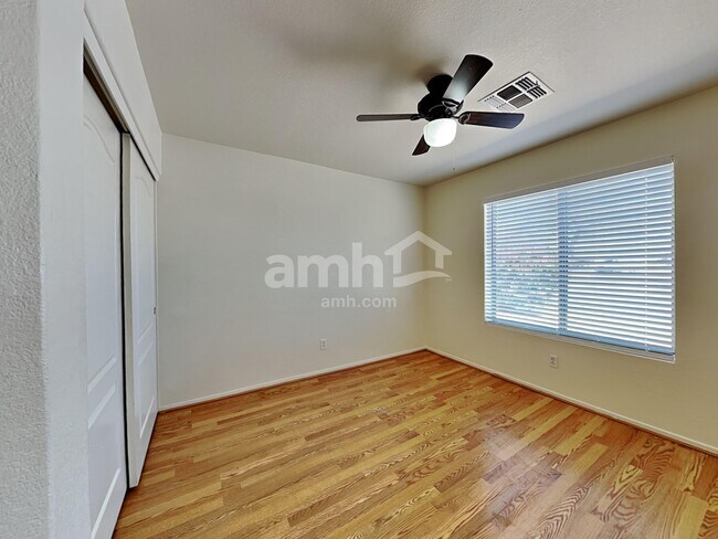 Building Photo - 15905 W Saguaro Ln