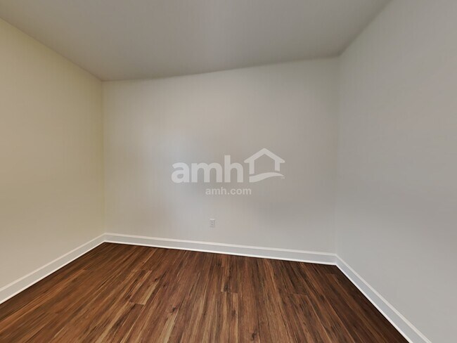 Building Photo - 2111 Saffron Walden Dr