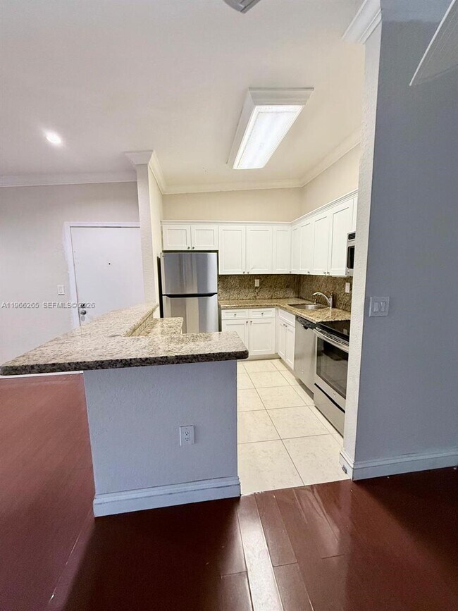 Building Photo - 801 NE 199th St