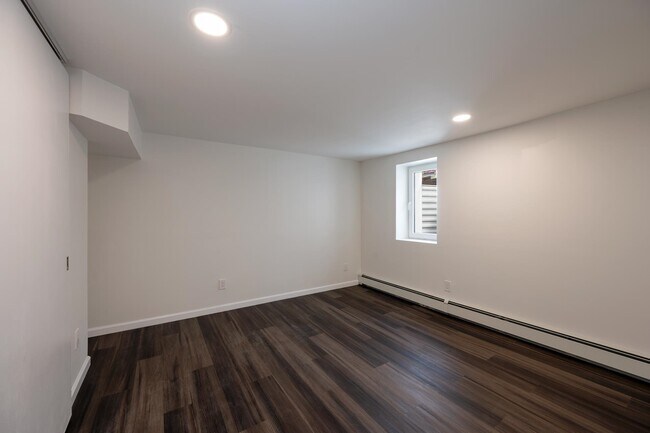 Building Photo - 124 Bentley Ave