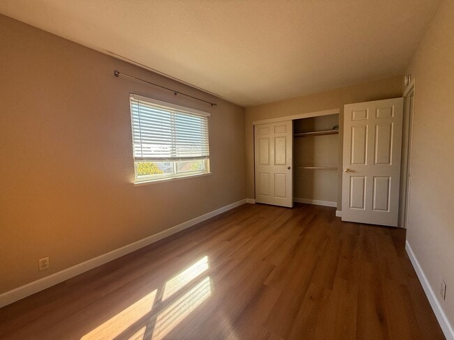 Building Photo - 6556 Idlebrook Ct