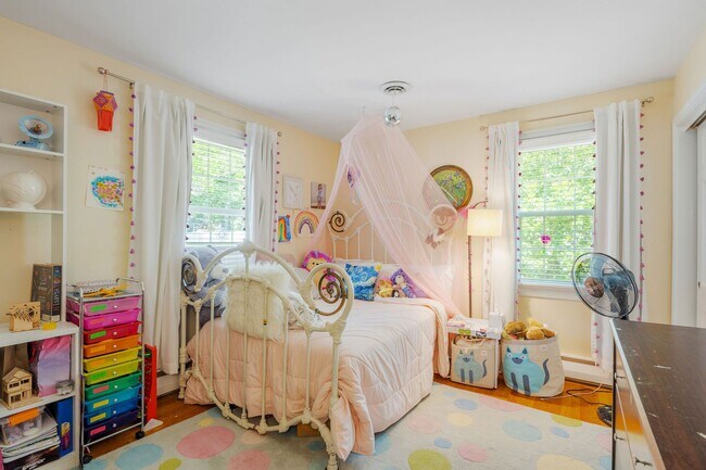 Building Photo - Beautiful Single-Level Home with In-Law Suite and Expansive Yard ***Available Early August 2026***