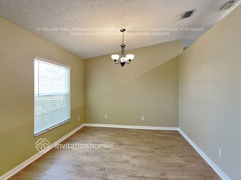 Building Photo - 1712 Laramie Cir