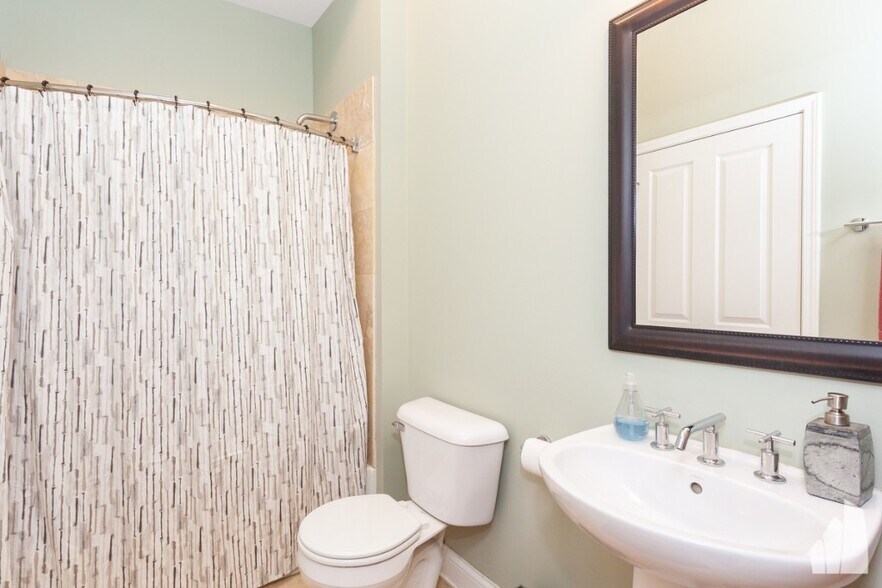 Building Photo - 1464 S MICHIGAN Ave