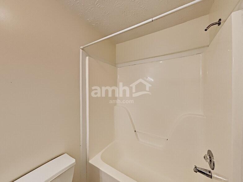 Building Photo - 1831 Green Oak Cir