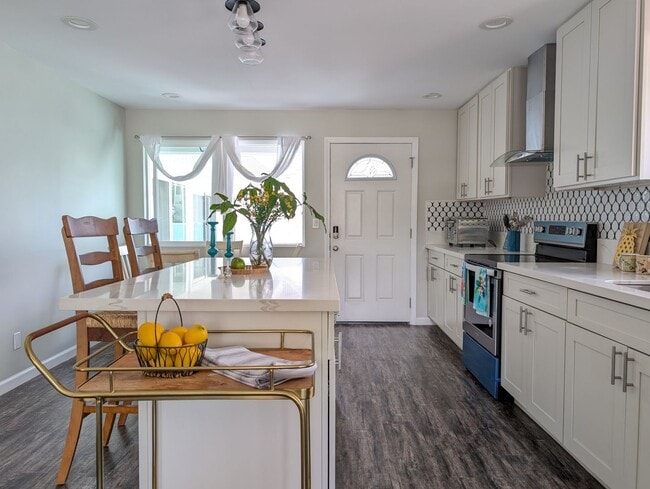 Building Photo - HINA30