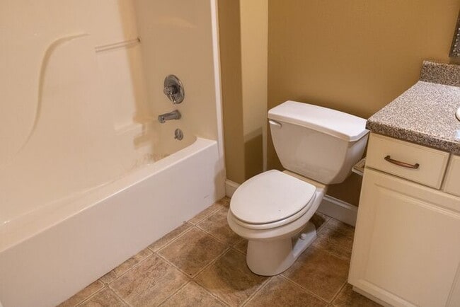 Building Photo - $2,400 | 3 Bedroom, 3.5 Bathroom Multi Flo...