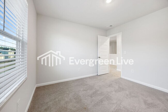 Building Photo - 1606 King Oaks Lp