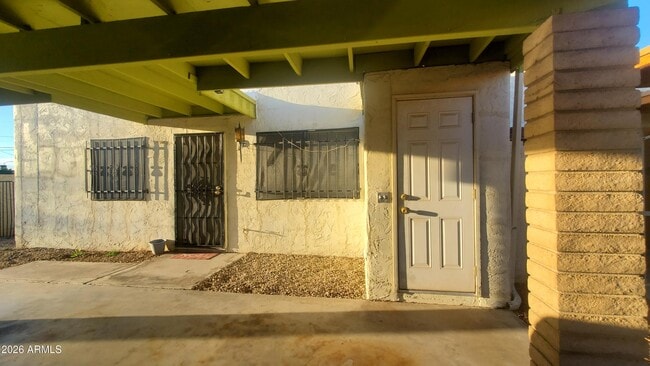 Building Photo - 4776 W Vía Cynthia