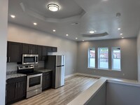 Building Photo - 1131 S 52nd St
