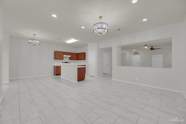 Building Photo - 21 N 21st St