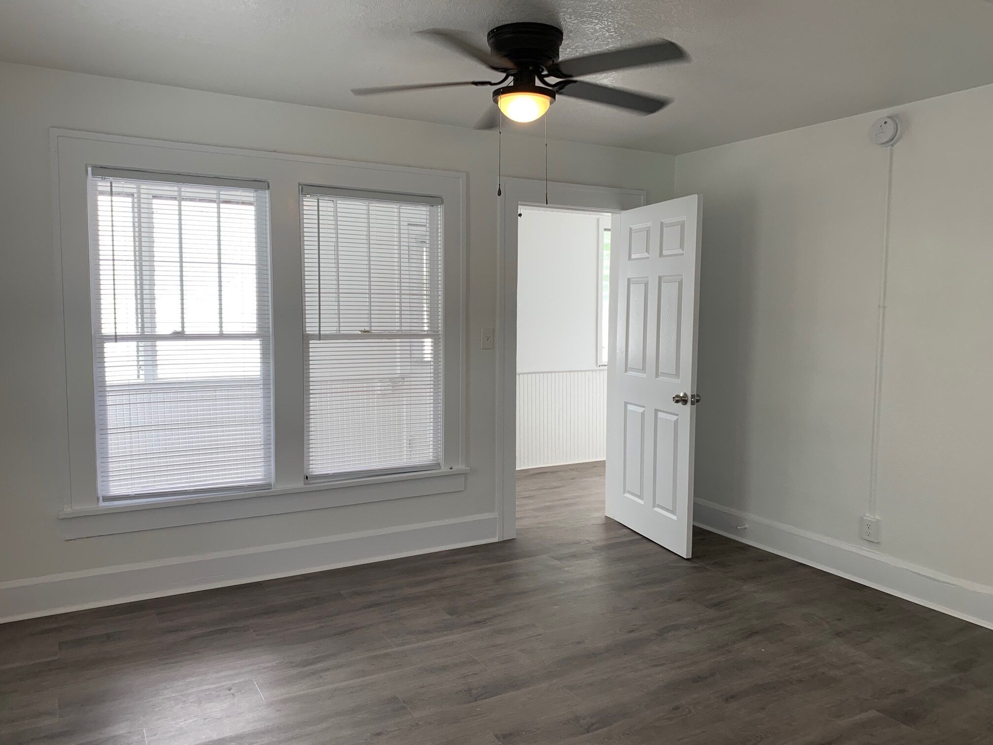 Building Photo - 2 Bed/1 Bath - Unit 12