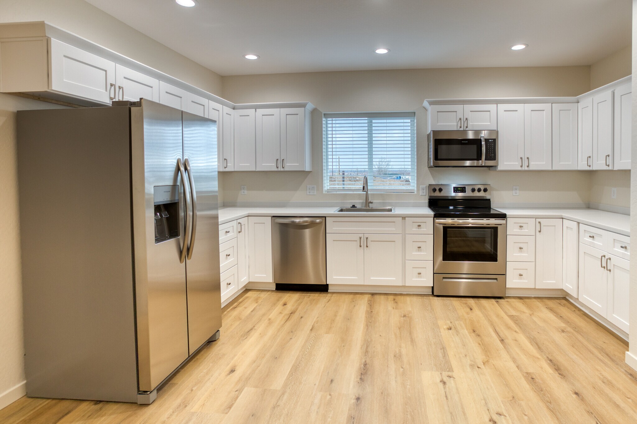 Kitchen - 731 W 6th St S