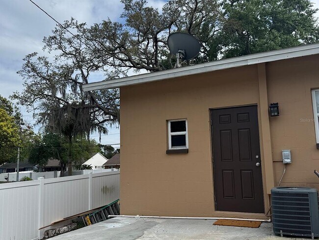 Building Photo - 623 Beckett Way