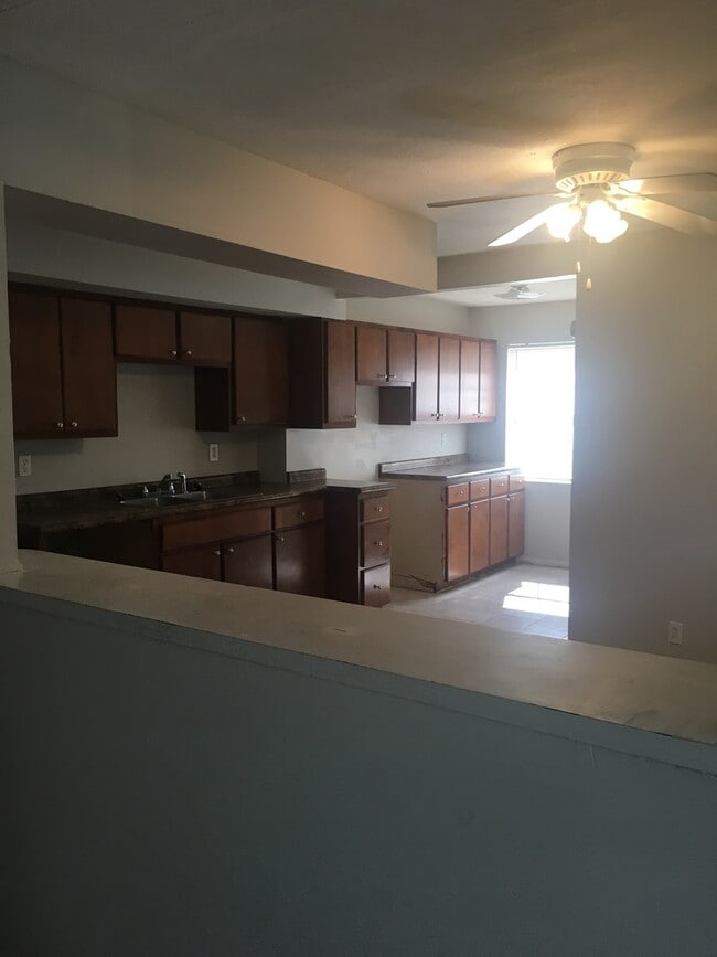 Building Photo - 3br 2 bath Cozy home