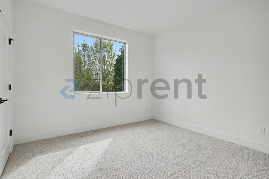 Building Photo - 1209 N Winchell St