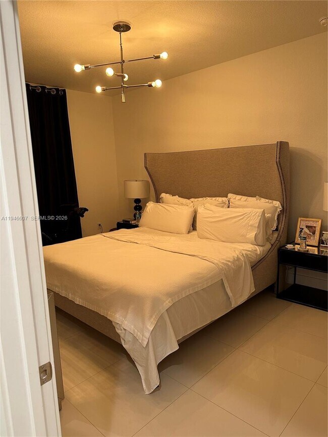 Building Photo - 507 SW 91st Ct