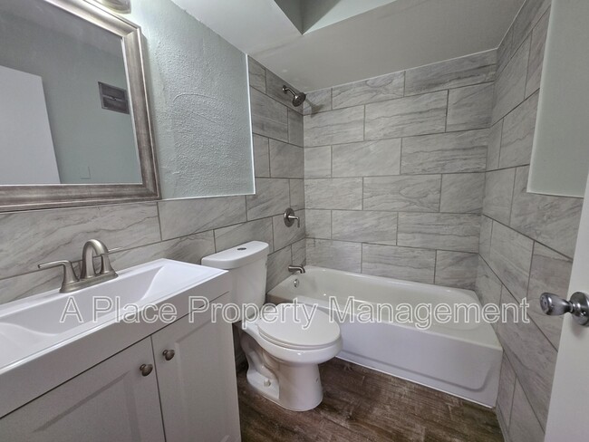 Building Photo - 2727 Hampton Ave