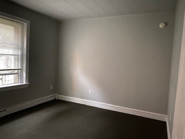 Building Photo - Student Rental next to WCU Campus | 3 Bed Single Family Home w/ Covered Front Porch, Yard & Basem...