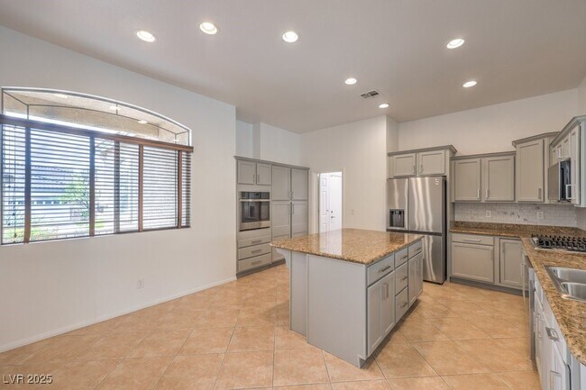 Building Photo - 10640 Warrior Ct