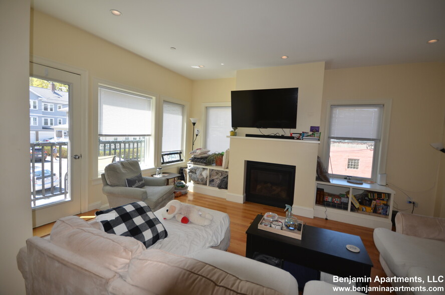 Building Photo - 143 Tremont St