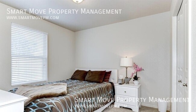 Building Photo - 5444 S Pepperridge Way