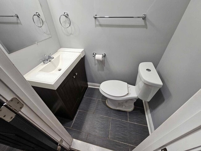 Building Photo - 3 Bed/1.5 bath Townhouse in Pigtown