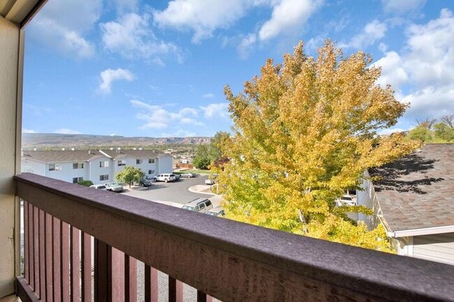 Building Photo - Charming 2-Bed Condo Near CMU & St. Mary’s...