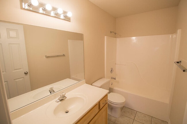 Building Photo - 1881 Field St