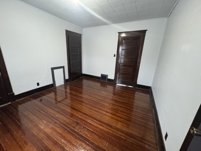 Building Photo - 32 S Virginia Ave