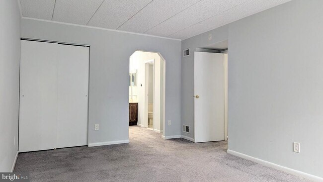 Building Photo - 125 Leedom Way