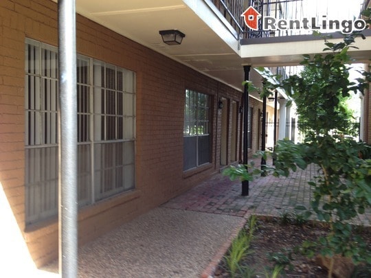 Building Photo - 9407 Westheimer Rd