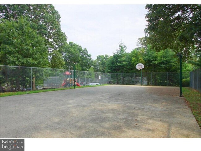 Building Photo - 1122 Tristram Cir