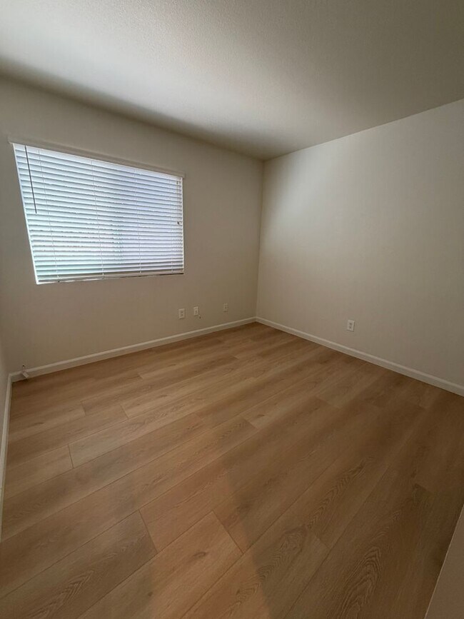 Building Photo - 9839 Tarzo Way
