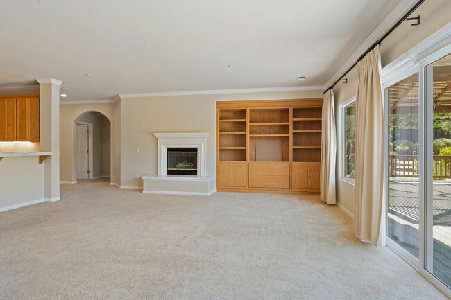 Building Photo - 300 Homewood Ct