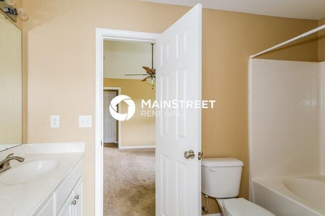 Building Photo - 3 Bedroom Pet-Friendly Home in Charlotte, NC with Main Street Renewal