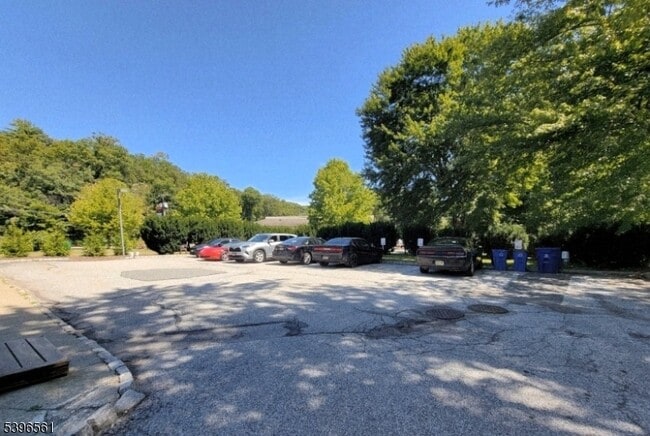 Building Photo - 272 US-206