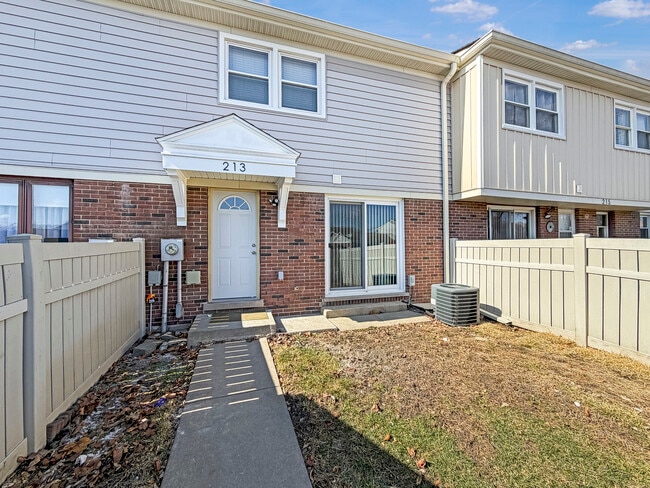 Building Photo - 213 Lafayette St