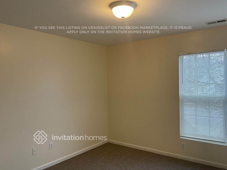 Building Photo - 5012 Babbling Brook Dr